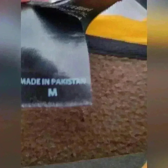 OVERWATCH sweatshirt by Blizzard entertainment.  Size men's medium. - Picture 4 of 9